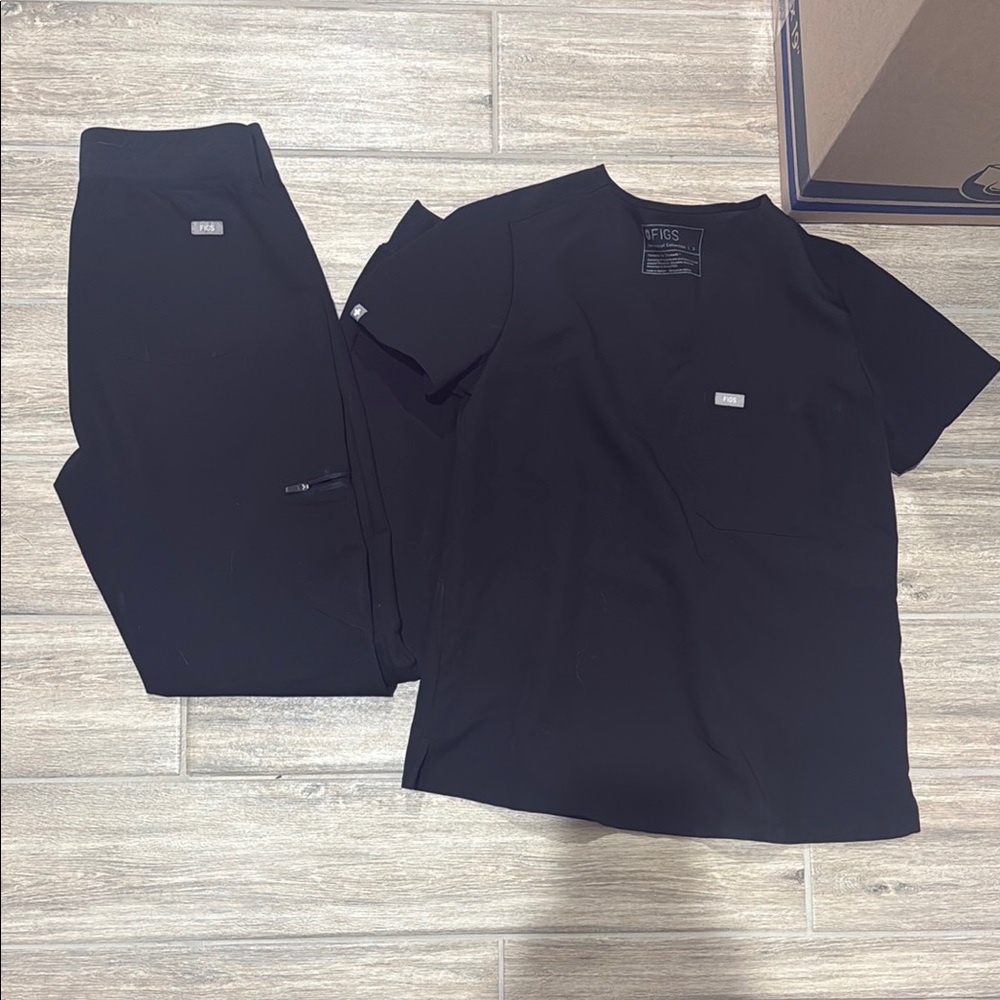 Black Scrub Set